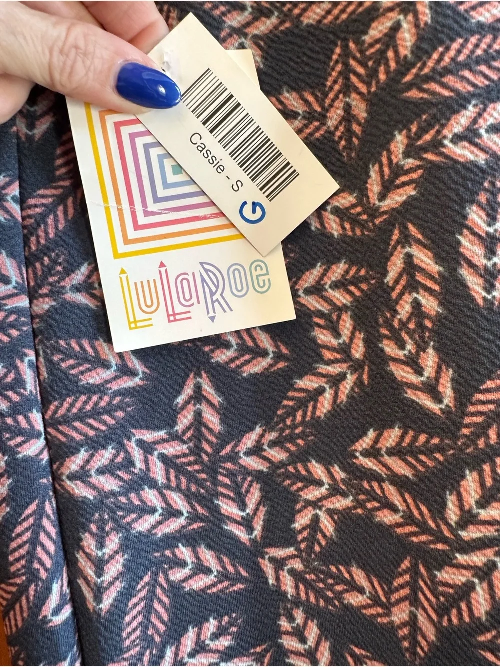 LuLaRoe Cassie  Navy Pencil Skirt with Cream Leaf Pattern